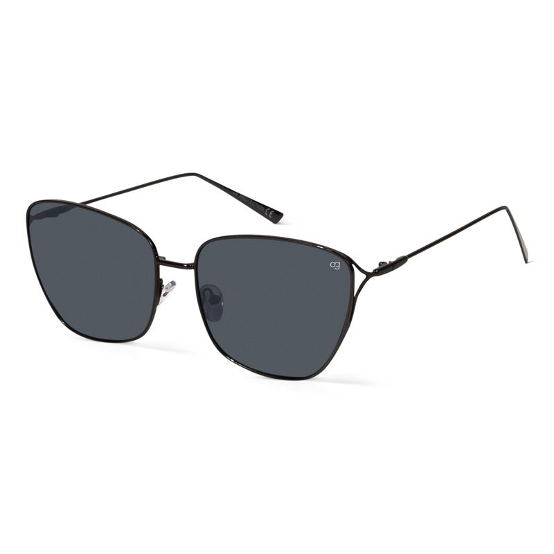 Black tinted sunglasses